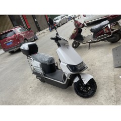 新款爱玛凯峰正品96伏高速智能款男士女士通用电动摩托车